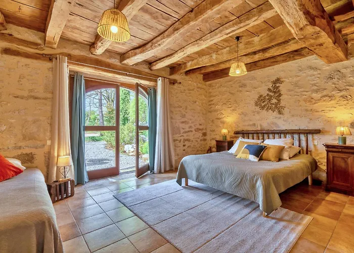 Et Jardin De Pierres ベッド・アンド・ブレックファスト 3*