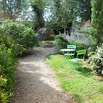 Et Jardin De Pierres Bed & Breakfast 3*