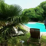 Bed & Breakfast Et Jardin De Pierres Espédaillac