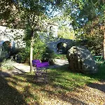 Bed & Breakfast Et Jardin De Pierres Espédaillac