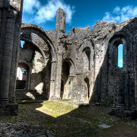 Et Jardin De Pierres 3*