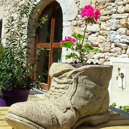 Et Jardin De Pierres B&B