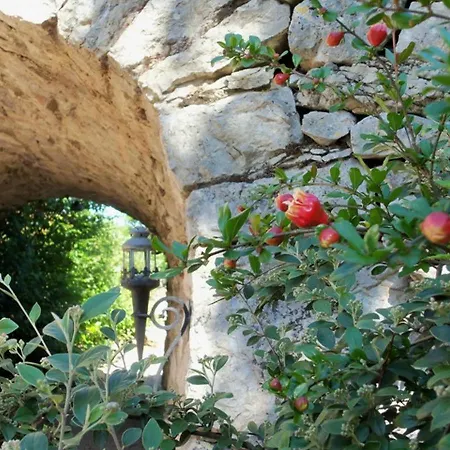 Et Jardin De Pierres B&B 3*