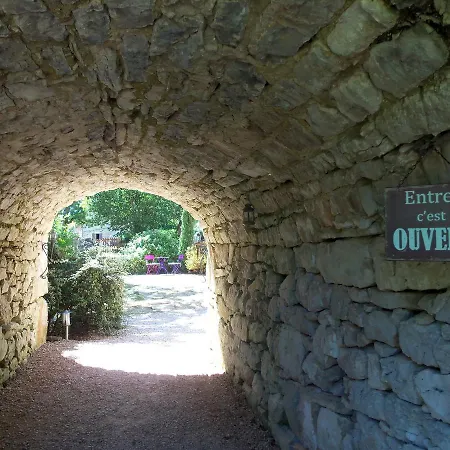 Et Jardin De Pierres 3*