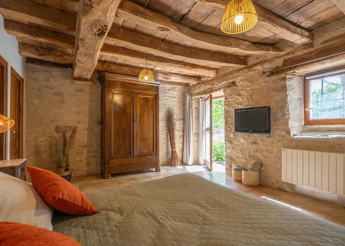 לינה וארוחת בוקר Et Jardin De Pierres